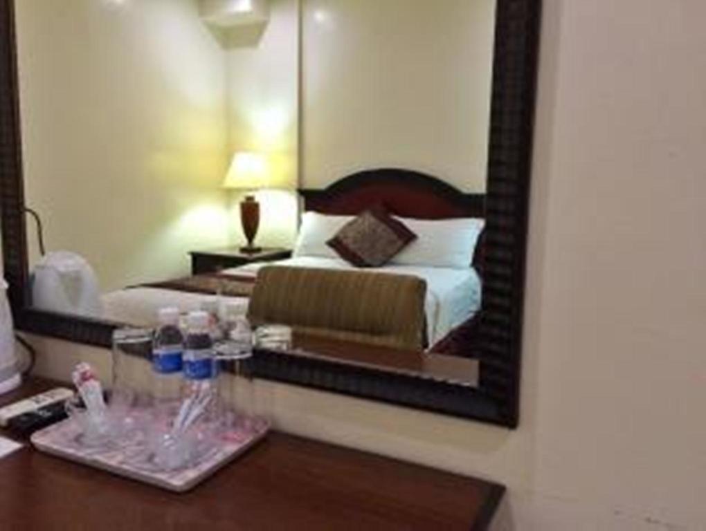 Cindy Kelly Hotel Olongapo Exterior foto