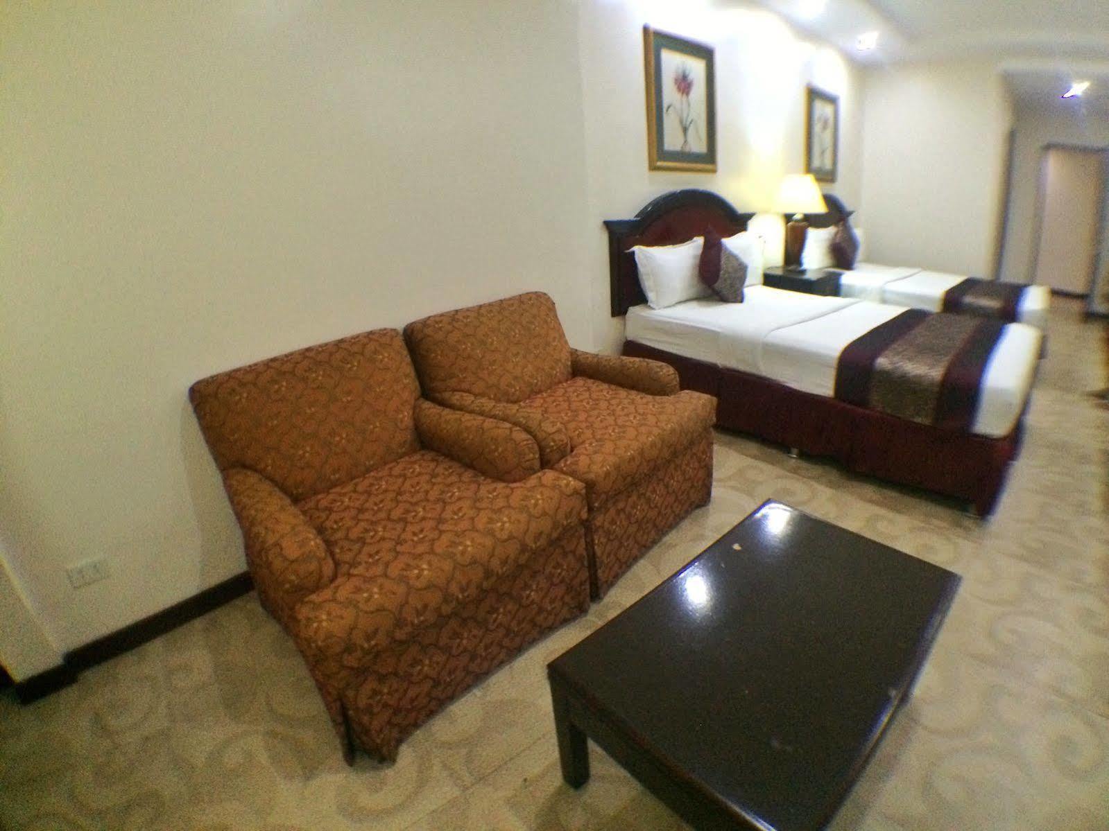 Cindy Kelly Hotel Olongapo Exterior foto
