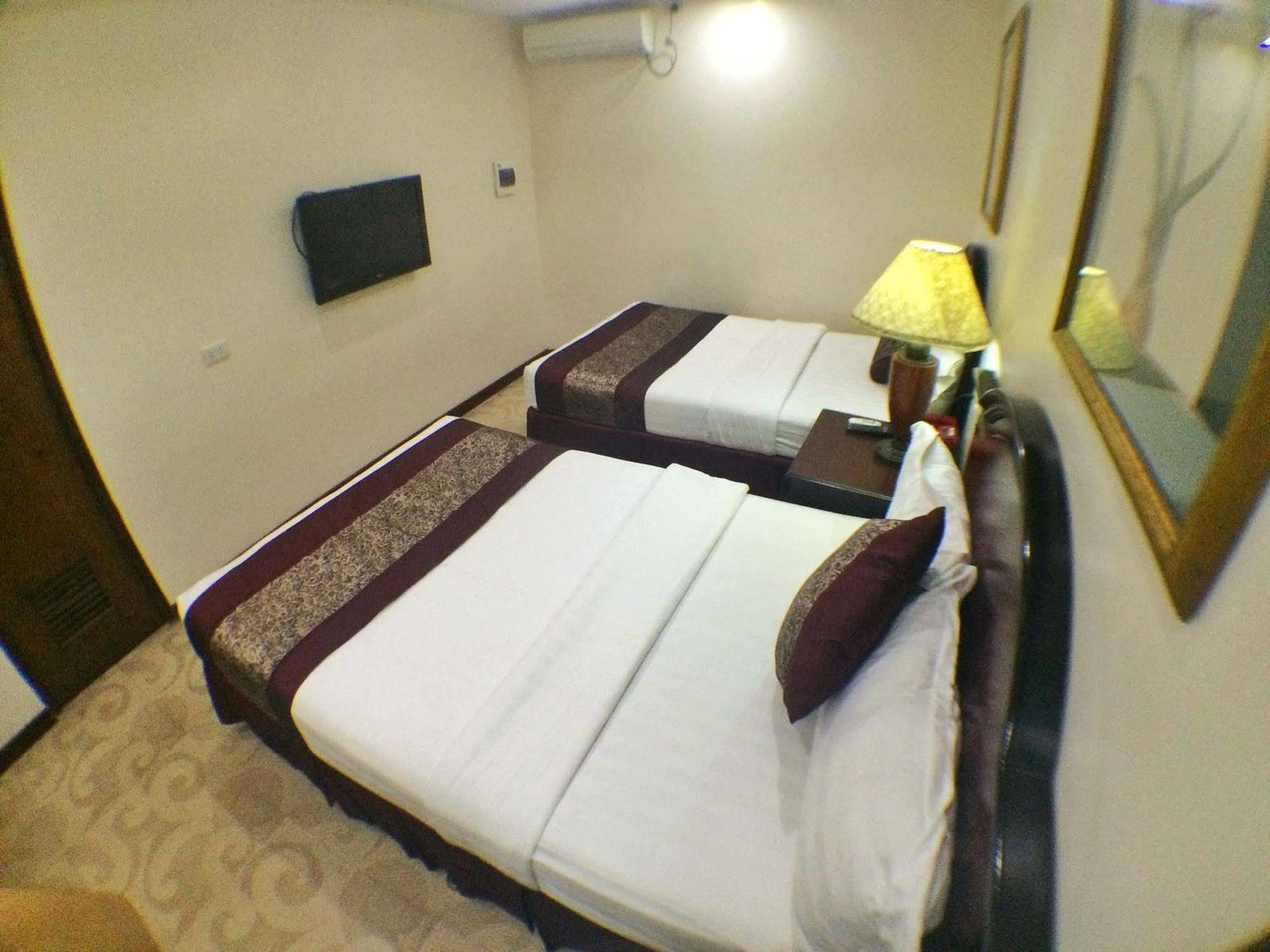 Cindy Kelly Hotel Olongapo Exterior foto